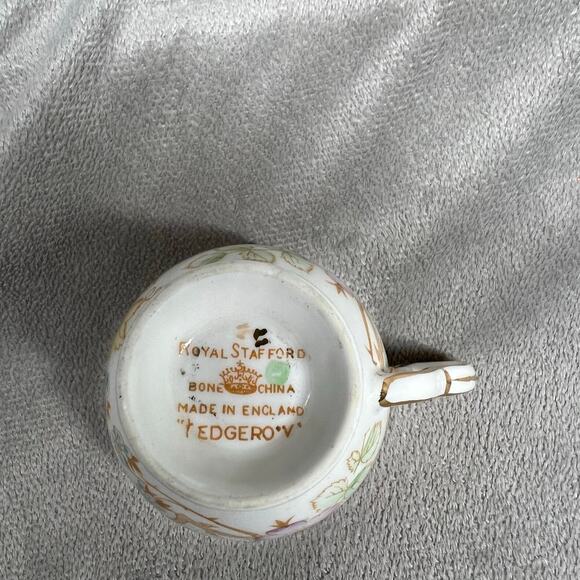 Royal Standard Hedgerow Bone China Lot Cups Saucers Teapot - Picture 6 of 10